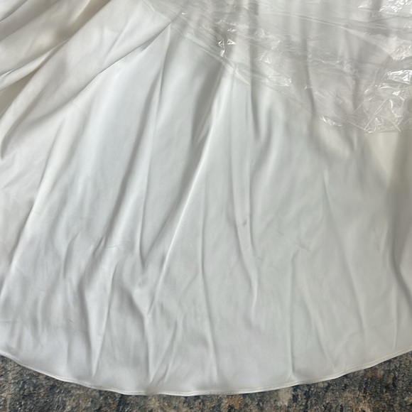 Katherine Tash Leda Gown - Picture 11 of 12